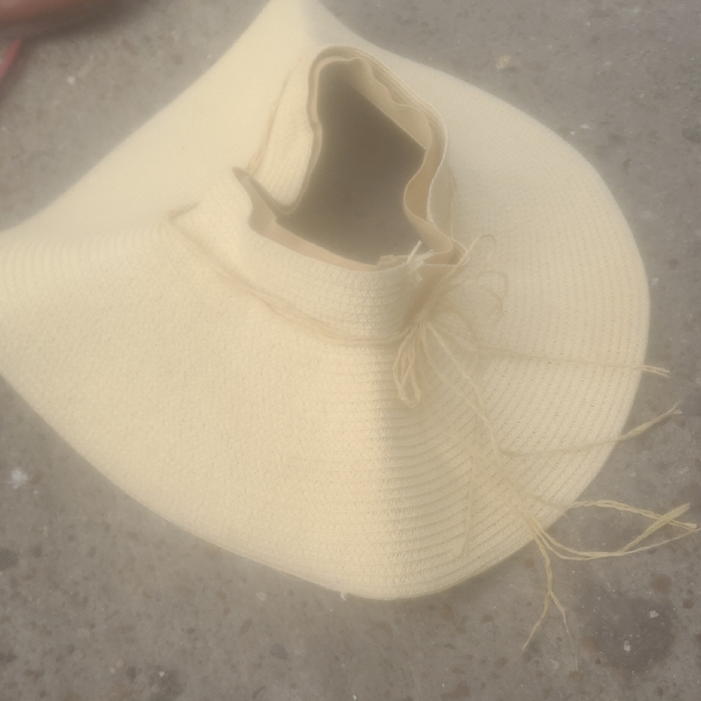 Elegant Cream Wide-Brim Hat